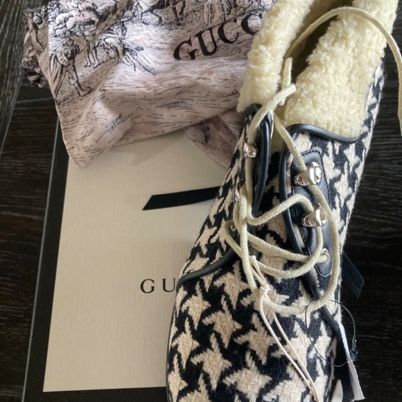 Gucci Houndstooth Bootie - Picture 2 of 4